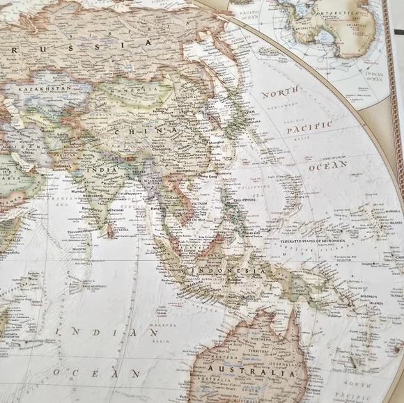 National Geographic World Wall Map - Executive (Poster Size: 36 x 24 in) - Picture 7 of 12